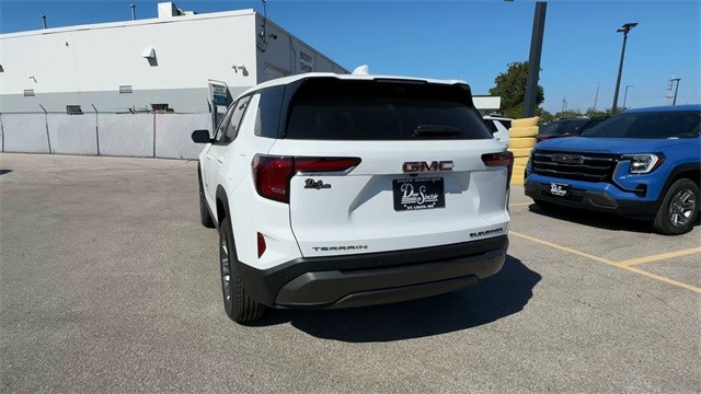 GMC Terrain Vehicle Full-screen Gallery Image 07