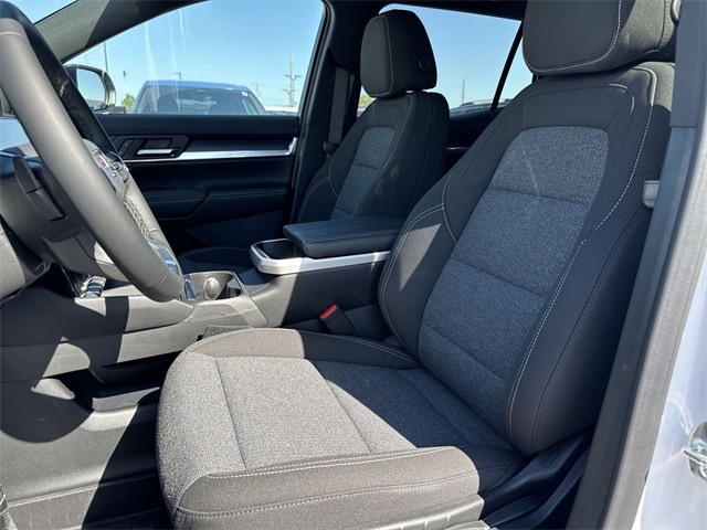 GMC Terrain Vehicle Full-screen Gallery Image 11