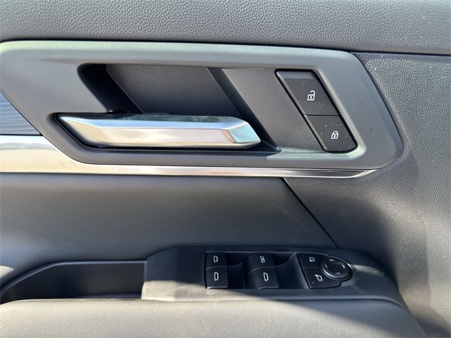 GMC Terrain Vehicle Full-screen Gallery Image 13