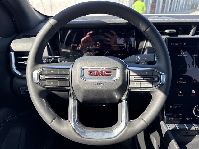 GMC Terrain Vehicle Full-screen Gallery Image 14