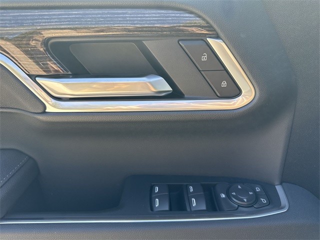 GMC Sierra 1500 Vehicle Full-screen Gallery Image 13