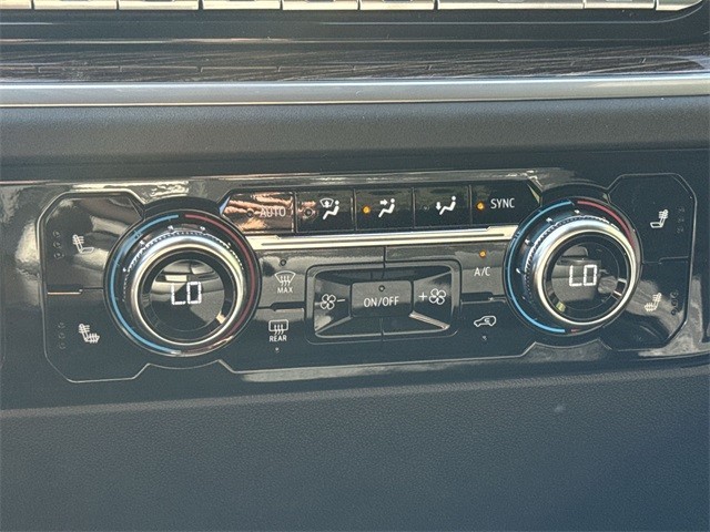 GMC Sierra 1500 Vehicle Full-screen Gallery Image 19