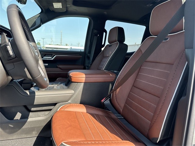 GMC Sierra 1500 Vehicle Full-screen Gallery Image 11