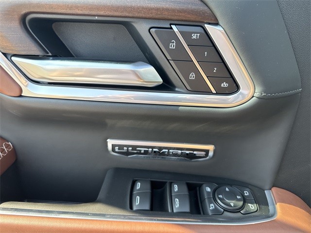 GMC Sierra 1500 Vehicle Full-screen Gallery Image 13