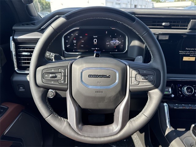 GMC Sierra 1500 Vehicle Full-screen Gallery Image 14