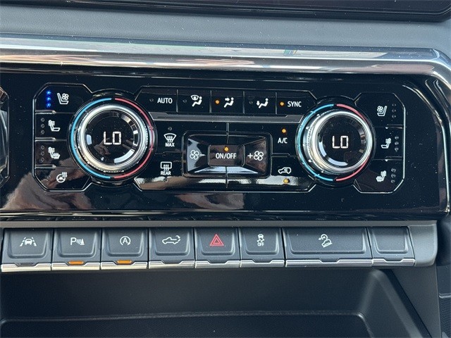 GMC Sierra 1500 Vehicle Full-screen Gallery Image 19