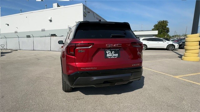 GMC Terrain Vehicle Full-screen Gallery Image 07