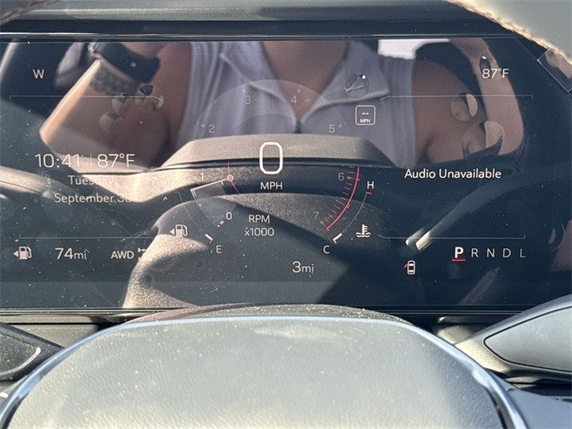 GMC Terrain Vehicle Full-screen Gallery Image 15