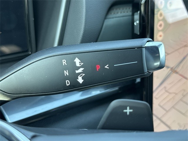 GMC Terrain Vehicle Full-screen Gallery Image 20