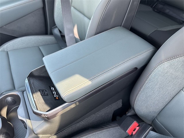 GMC Terrain Vehicle Full-screen Gallery Image 21