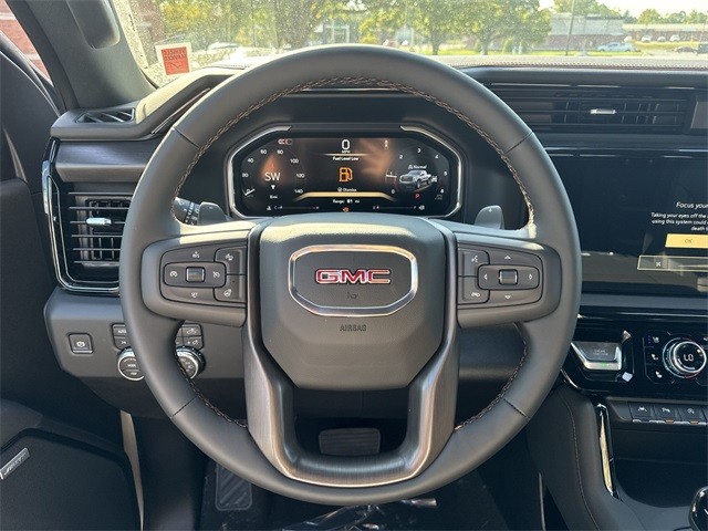 GMC Sierra 1500 Vehicle Full-screen Gallery Image 14