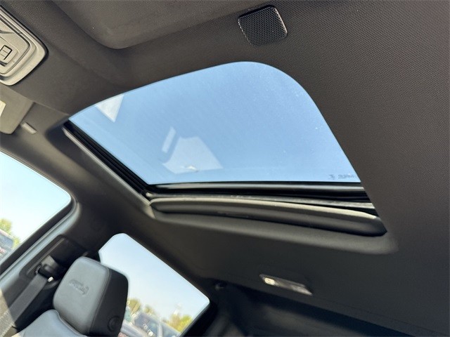 GMC Sierra 1500 Vehicle Full-screen Gallery Image 22