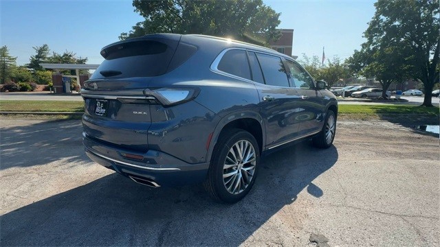 Buick Enclave Vehicle Full-screen Gallery Image 08