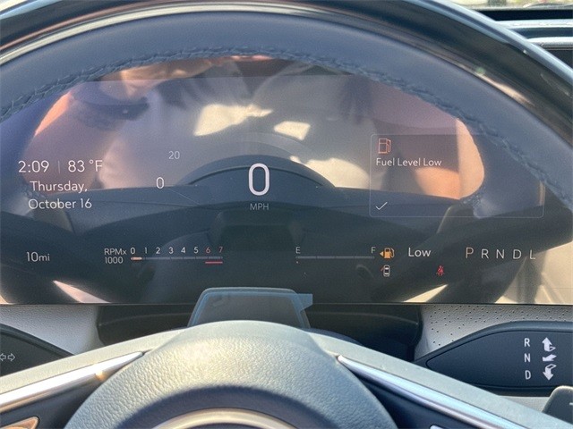 Buick Enclave Vehicle Full-screen Gallery Image 15