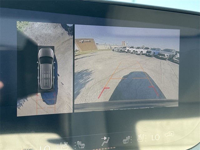 Buick Enclave Vehicle Full-screen Gallery Image 17