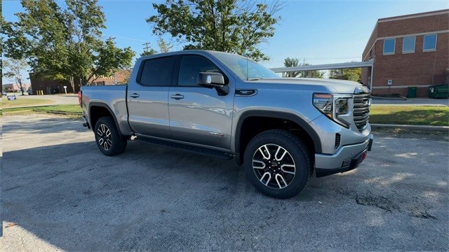 GMC Sierra 1500 Vehicle Full-screen Gallery Image 02