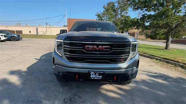 GMC Sierra 1500 Vehicle Full-screen Gallery Image 03