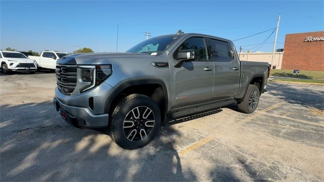 GMC Sierra 1500 Vehicle Full-screen Gallery Image 04