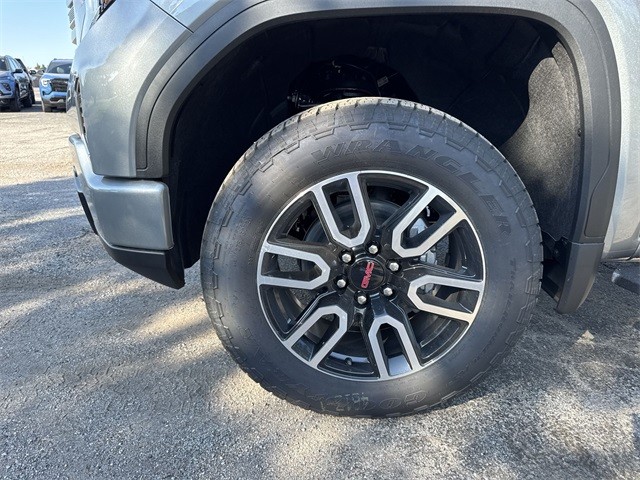 GMC Sierra 1500 Vehicle Full-screen Gallery Image 10