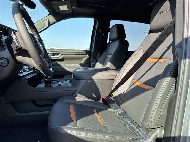 GMC Sierra 1500 Vehicle Full-screen Gallery Image 11