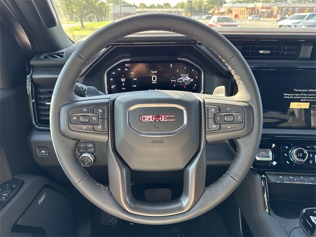 GMC Sierra 1500 Vehicle Full-screen Gallery Image 14