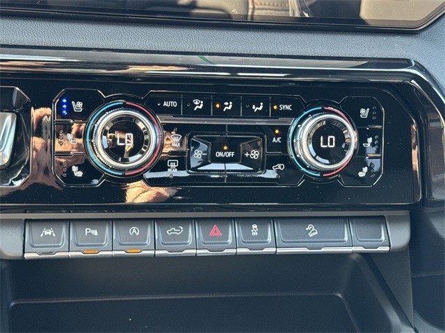 GMC Sierra 1500 Vehicle Full-screen Gallery Image 19