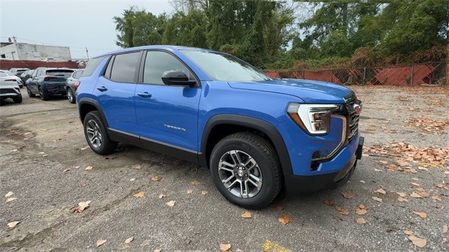 GMC Terrain Vehicle Full-screen Gallery Image 02