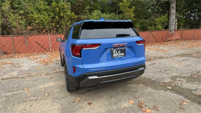 GMC Terrain Vehicle Full-screen Gallery Image 07