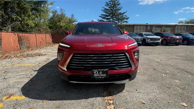 Buick Enclave Vehicle Full-screen Gallery Image 03