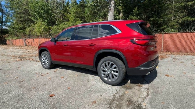 Buick Enclave Vehicle Full-screen Gallery Image 06