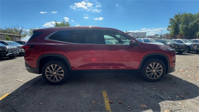 Buick Enclave Vehicle Full-screen Gallery Image 09