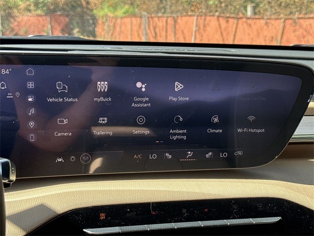 Buick Enclave Vehicle Full-screen Gallery Image 16