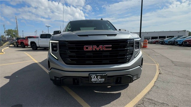 GMC Sierra 1500 Vehicle Full-screen Gallery Image 03