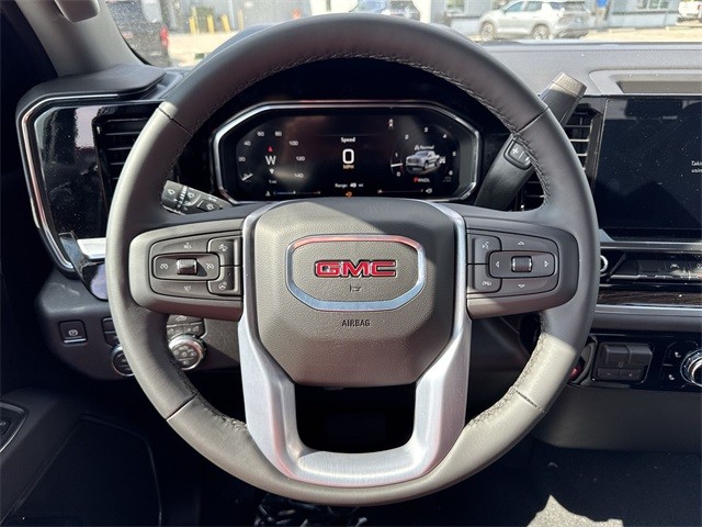 GMC Sierra 1500 Vehicle Full-screen Gallery Image 14