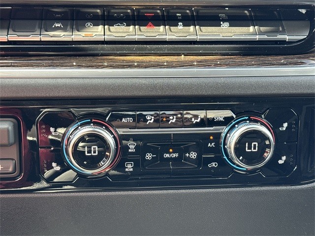 GMC Sierra 1500 Vehicle Full-screen Gallery Image 19