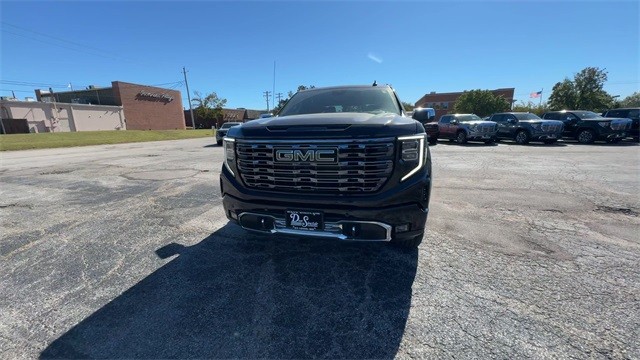 GMC Sierra 1500 Vehicle Full-screen Gallery Image 03