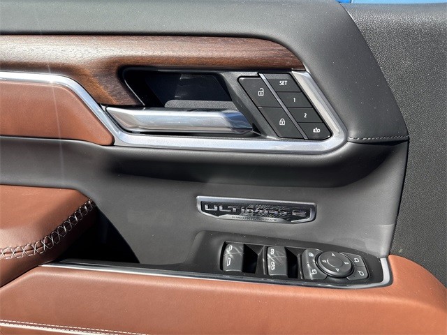 GMC Sierra 1500 Vehicle Full-screen Gallery Image 13