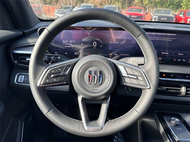 Buick Enclave Vehicle Full-screen Gallery Image 14