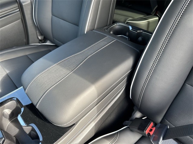 Buick Enclave Vehicle Full-screen Gallery Image 21