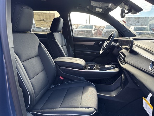 Buick Enclave Vehicle Full-screen Gallery Image 25