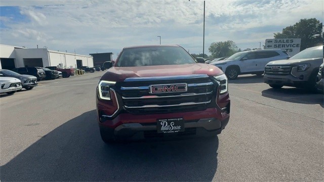 GMC Terrain Vehicle Full-screen Gallery Image 03