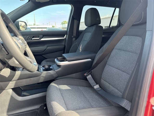 GMC Terrain Vehicle Full-screen Gallery Image 11