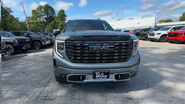 GMC Sierra 1500 Vehicle Full-screen Gallery Image 03