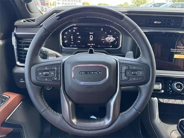 GMC Sierra 1500 Vehicle Full-screen Gallery Image 14