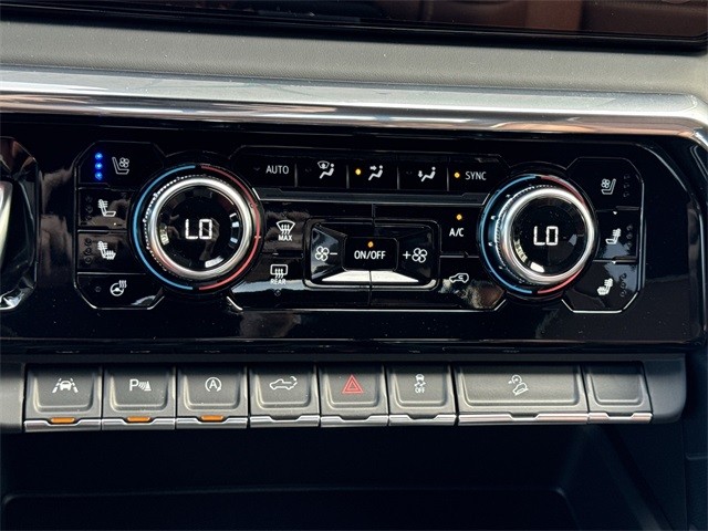 GMC Sierra 1500 Vehicle Full-screen Gallery Image 19