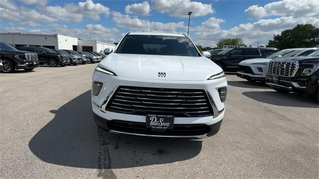 Buick Enclave Vehicle Full-screen Gallery Image 03