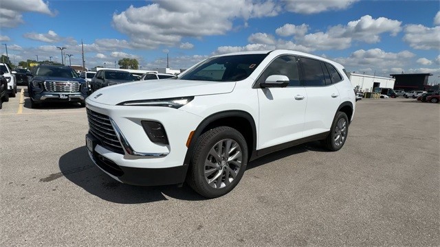 Buick Enclave Vehicle Full-screen Gallery Image 04