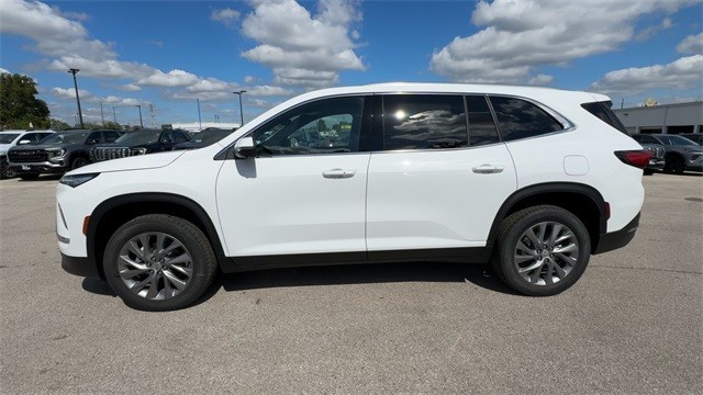 Buick Enclave Vehicle Full-screen Gallery Image 05