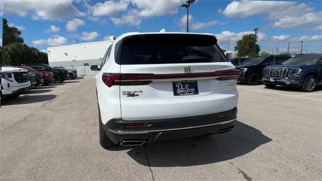 Buick Enclave Vehicle Full-screen Gallery Image 07