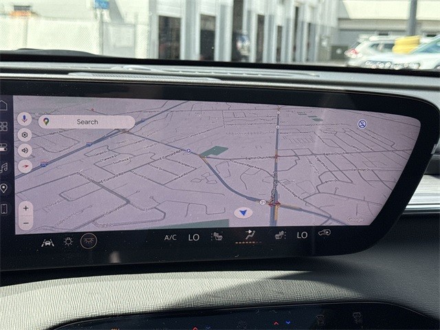 Buick Enclave Vehicle Full-screen Gallery Image 18